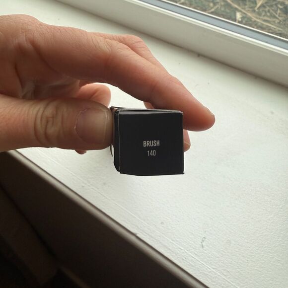 IL MAKIAGE concealer blending Makeup Brush NWT - Picture 3 of 5